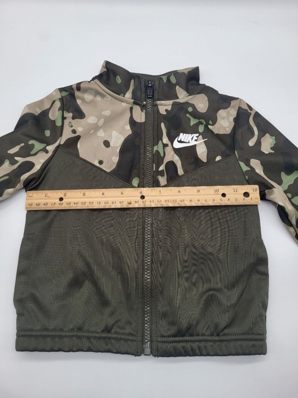 Nike Boys SZ 3T Camo Green Beige Full Zip Track  Jacket Dri-Fit - Picture 4 of 6